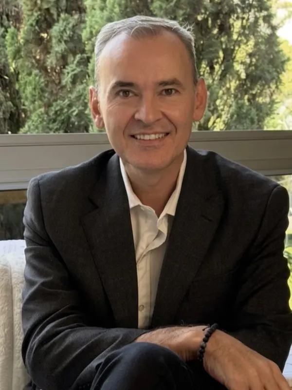 Juan Rafael Ospina, Fundador